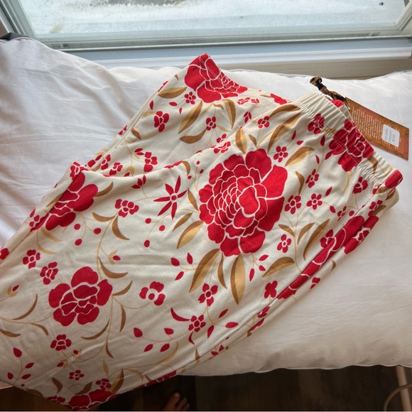 Novella Royale Iris Bell Bottoms in Red Flamenco - Picture 3 of 4